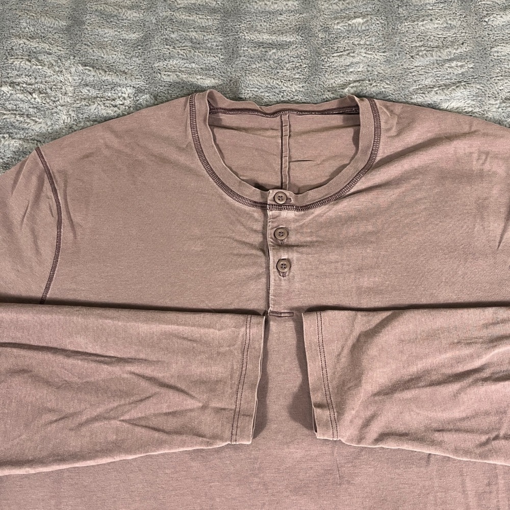Lululemon Mens Long Sleeve Henley Shirt Mauve Dusty Rose Athletic Top AN909